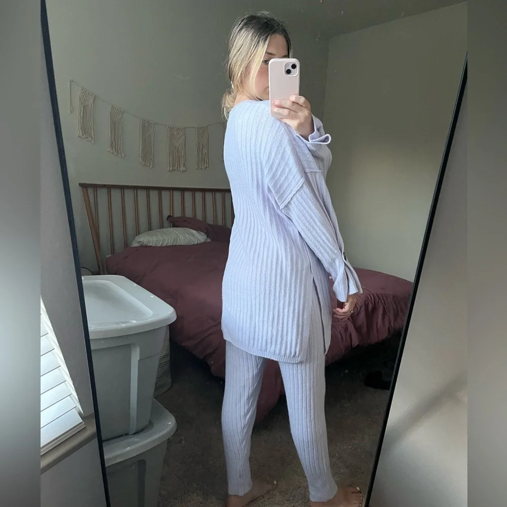 SOLD FP intimately around the clock lounge SET in lavender - Picture 3 of 7